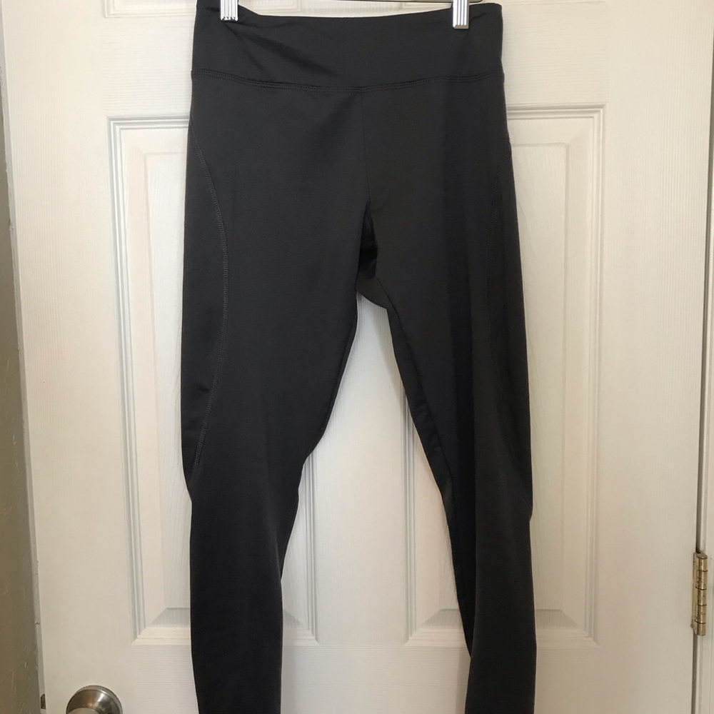 Like new, lined dark gray leggings!